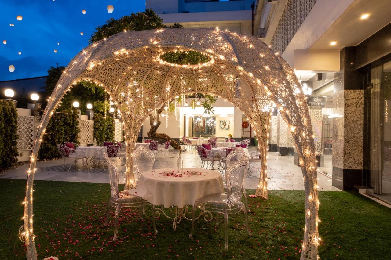 Hotel Casa Aishbagh Lucknow Buitenkant foto